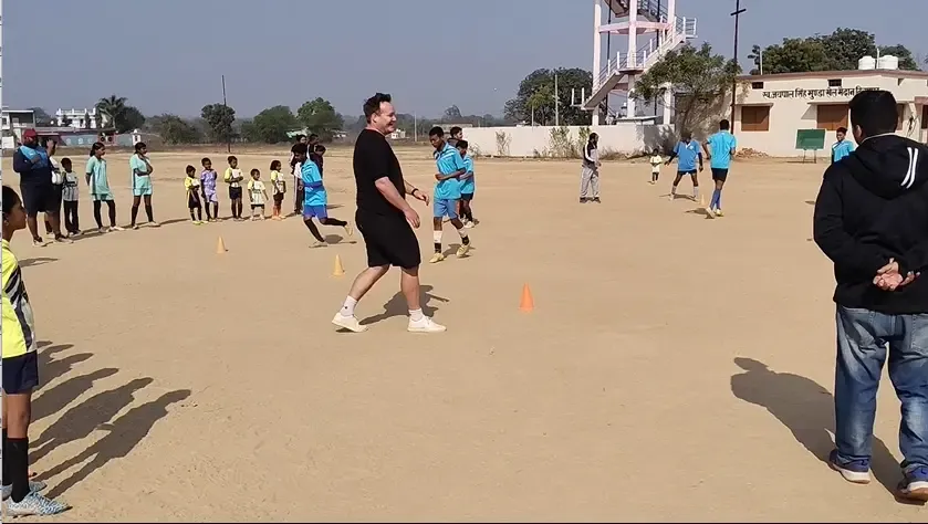 क्या कंबोडियाई कोच पोमेरॉय 'मिनी ब्राजील' पहुंचे?