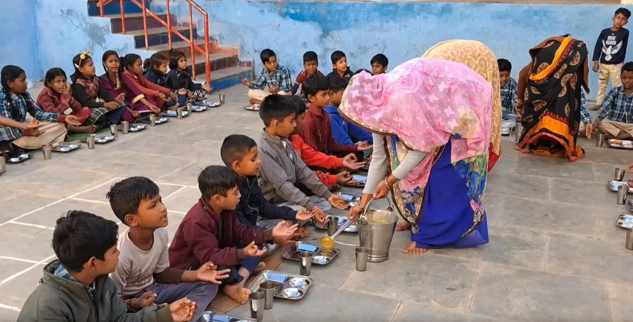 क्या मध्य प्रदेश में ‘प्रधानमंत्री पोषण आहार’ योजना बच्चों के लिए फायदेमंद है?