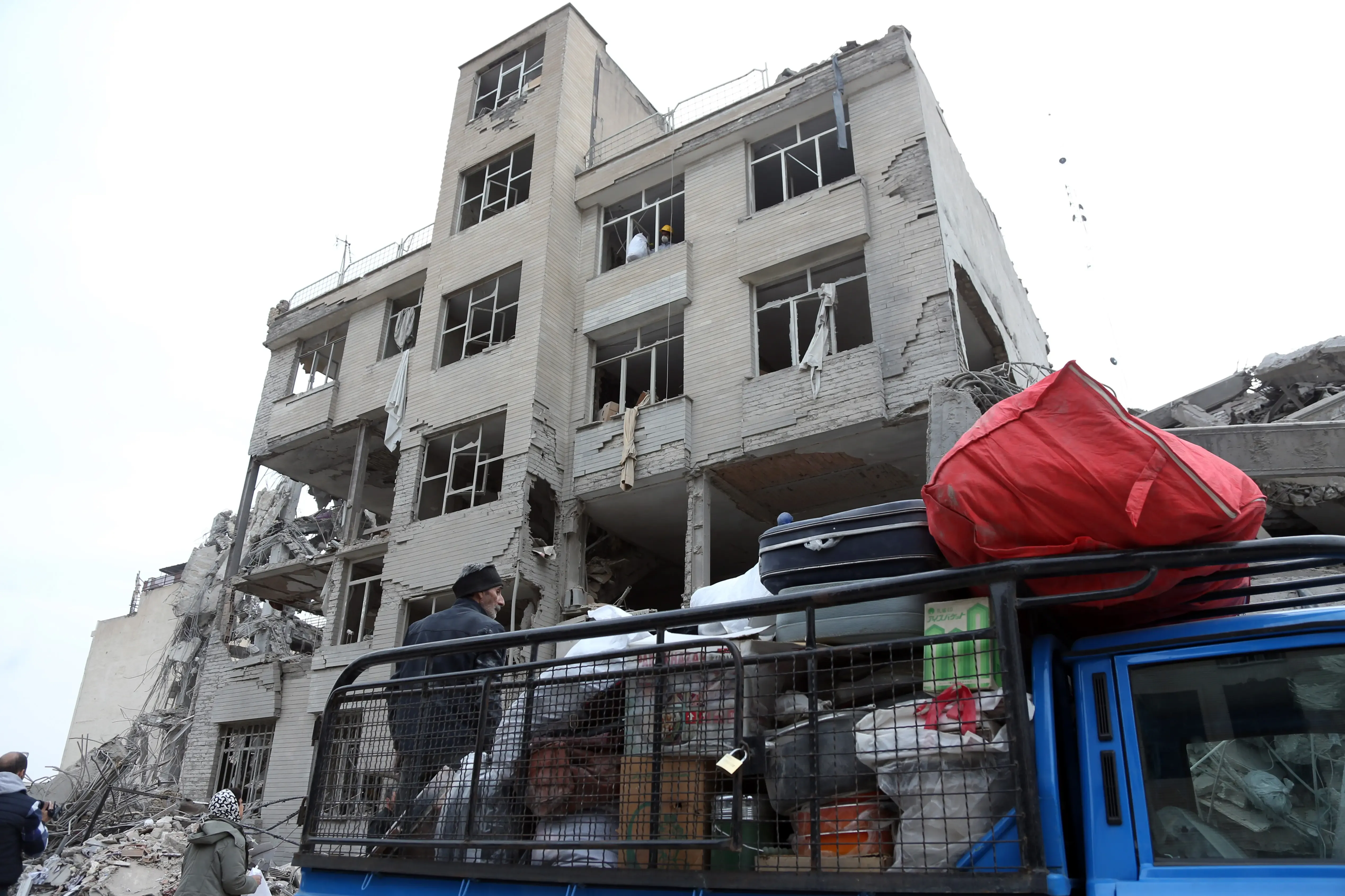 तेहरान के गवर्नर: युद्ध के कारण 12,000 रिहायशी मकानों को हुआ नुकसान