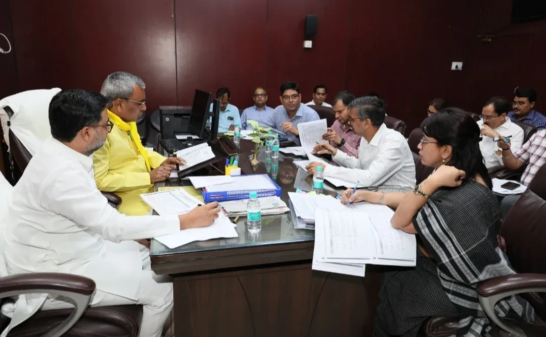 मदरसों में बायोमेट्रिक व्यवस्था लागू होगी: ओम प्रकाश राजभर ने दिए सख्त निर्देश, 5.89 लाख छात्रों को मिला छात्रवृत्ति लाभ