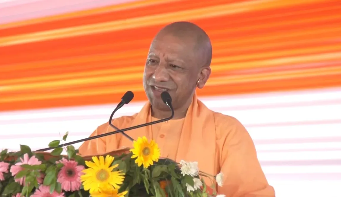 फाजिलनगर का नाम होगा पावागढ़: CM योगी का कुशीनगर में ऐलान, माफिया-मच्छर उन्मूलन का दावा