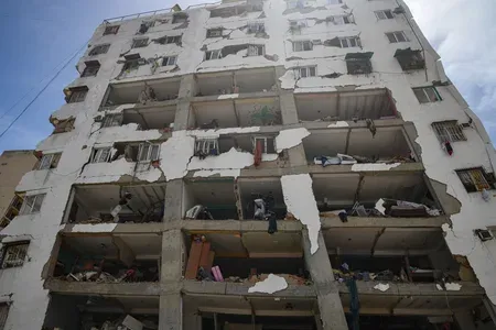 Venezuela magnitude-4.1 aftershock strikes near La Guaira, raising fresh collapse fears