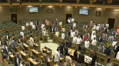 Why Was the Maha Assembly Adjourned for 10 Minutes Over Threats to a BJP Legislator?