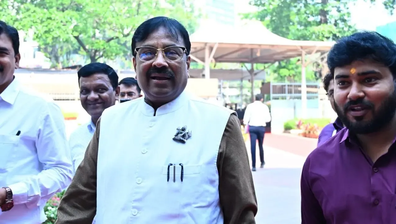 BJP MLA Sudhir Mungantiwar Urges White Paper on Agricultural Initiatives