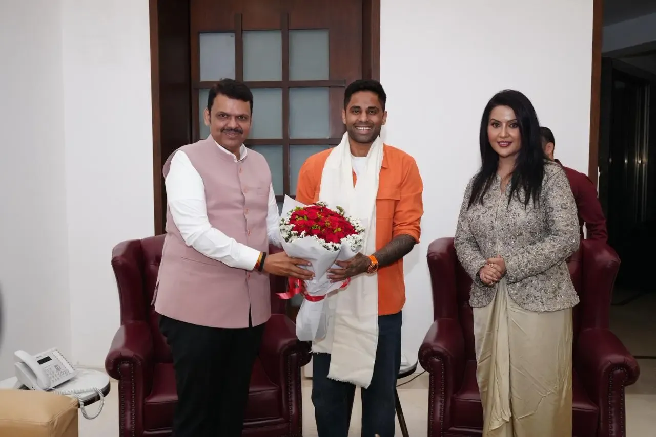 Maharashtra CM Devendra Fadnavis Honors T20 World Cup Champions Suryakumar Yadav and Shivam Dube