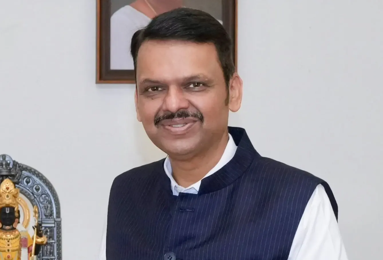 Maharashtra CM Fadnavis orders task forces for Waste-to-CBG projects statewide