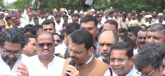 Maharashtra drought: CM Fadnavis visits Latur, pledges unlimited relief funds
