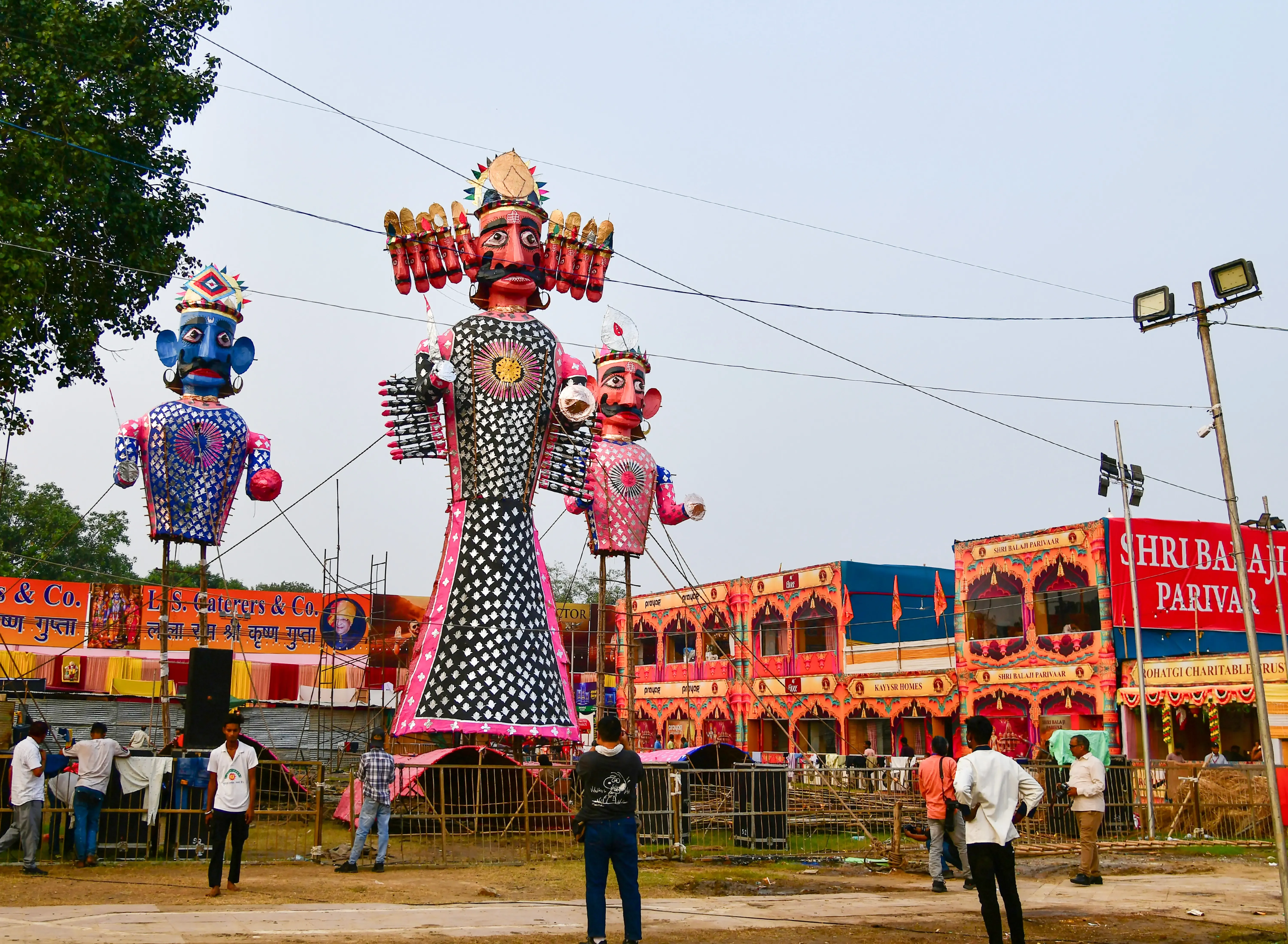 What to Expect from Tomorrow's Dussehra Rallies with Uddhav Thackeray and Eknath Shinde?