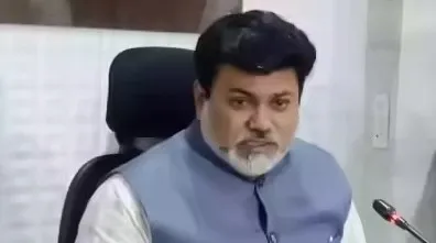 What Actions Are Being Taken Against Unauthorised Slaughterhouses in Maharashtra?