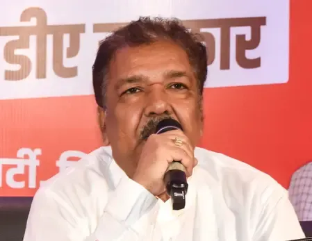 Is the 'Maha-Lathbandhan' of chaos-makers exposing the Oppn's seat tussle in Bihar?