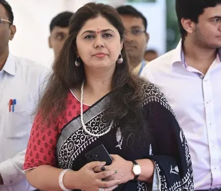Pankaja Munde unveils pollution action plan for Chandrapur, Bhiwandi clean fuel mandate