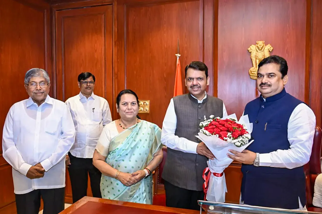 Maha Minister orders criminal action against institutes defrauding students