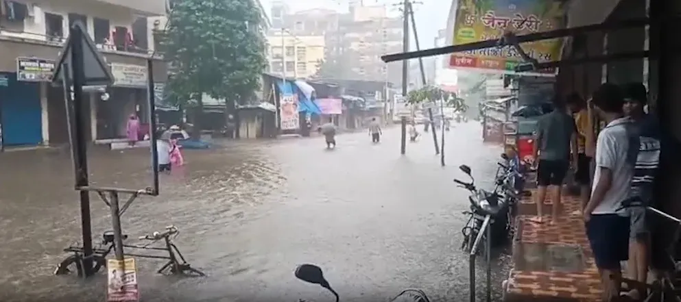 Maharashtra red alert: Girish Mahajan warns against monsoon tourism, 6 dead in Mumbai