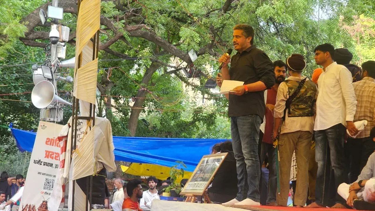 Rohit Pawar visits Delhi protest site, demands CJI impeachment over NEET row