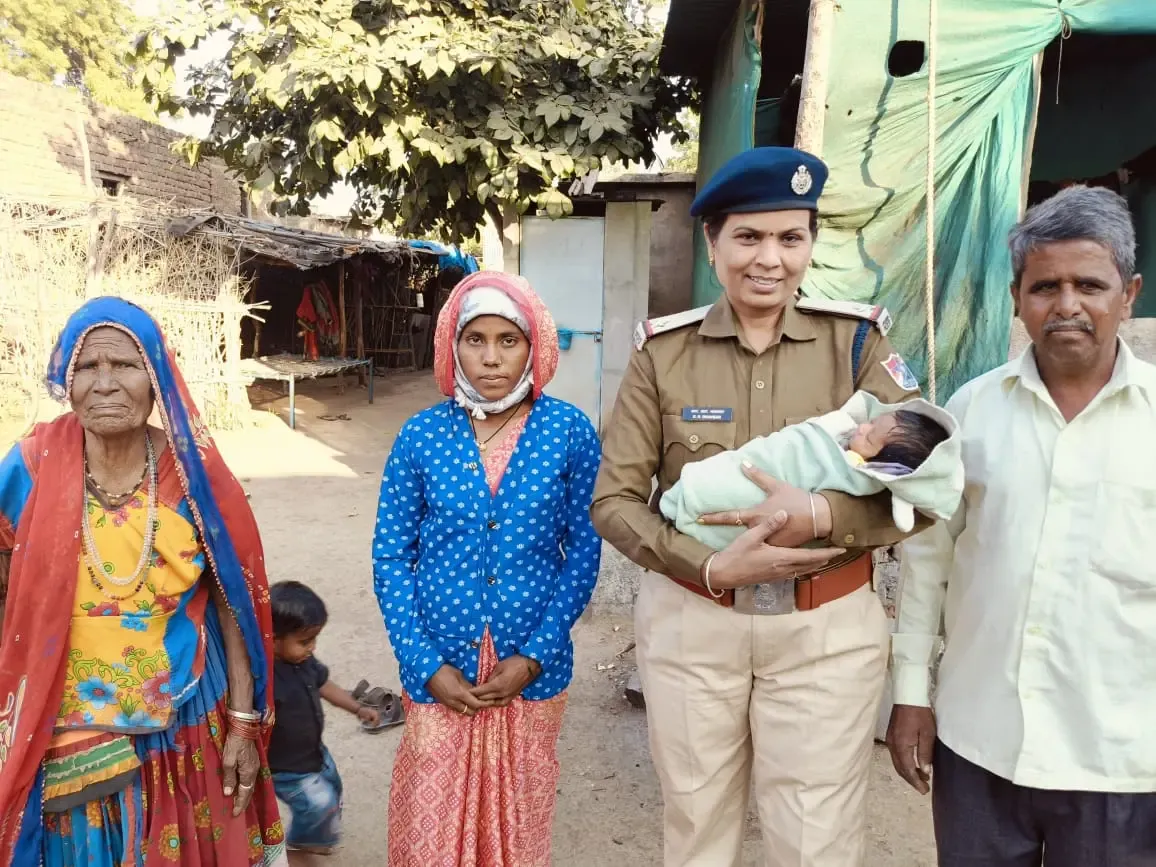 Maha: Expecting Mother Welcomes Baby Girl at Chalisgaon Railway Station with RPF Support