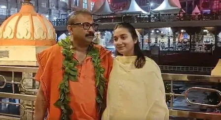 बाबा महाकाल की भस्म आरती में शामिल हुए बिहार के मंत्री अशोक चौधरी और सांसद शांभवी चौधरी  