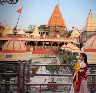 भूमि पेडनेकर पहुँचीं उज्जैन के महाकालेश्वर, इंस्टाग्राम पर बोलीं — 'शिव के चरणों में खुद को समर्पित किया'