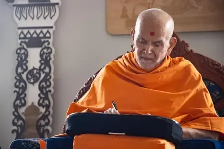 महंत स्वामी महाराज का दिव्य दीपावली संदेश-'सच्चा प्रकाश आत्मा का जागरण है'