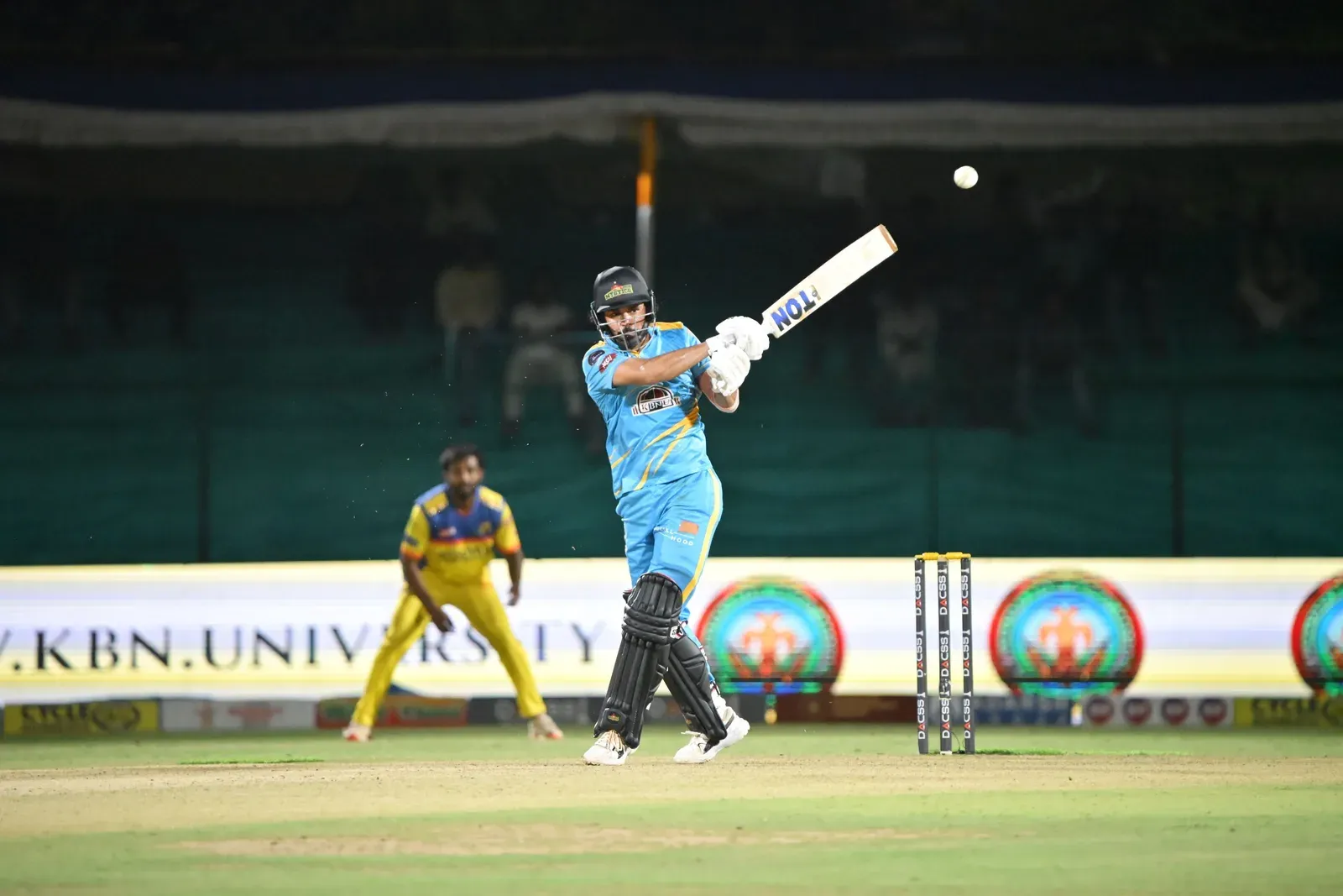 Manish Pandey's unbeaten 43 steers Gulbarga Mystics to 3-wicket win