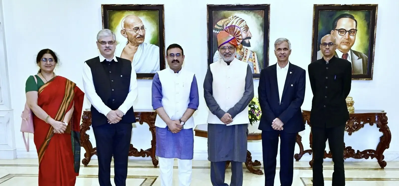 How Do Maharashtra and Gujarat Share a Common Spirit?