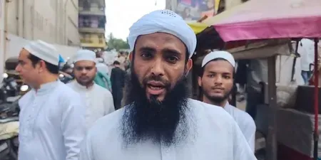 बकरीद पर मलाड की नूरानी मस्जिद में नमाज: नमाजियों ने कहा — भाईचारा टूटना हिंदुस्तान के लिए ठीक नहीं