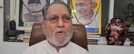 महाराष्ट्र कांग्रेस नेता हुसैन दलवई ने मौलाना साजिद रशीदी के डिंपल यादव पर दिए बयान की निंदा की