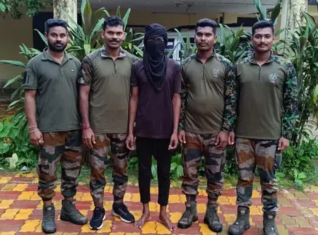 महाराष्ट्र: गढ़चिरौली में 2 लाख का इनामी नक्सली गिरफ्तार, सुरक्षाबलों पर हमले के लिए कर रहा था रेकी