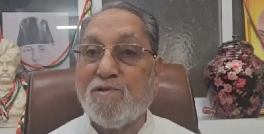 क्या हुसैन दलवई ने चुनाव आयोग पर सत्तारूढ़ दल को लाभ पहुंचाने का आरोप लगाया?