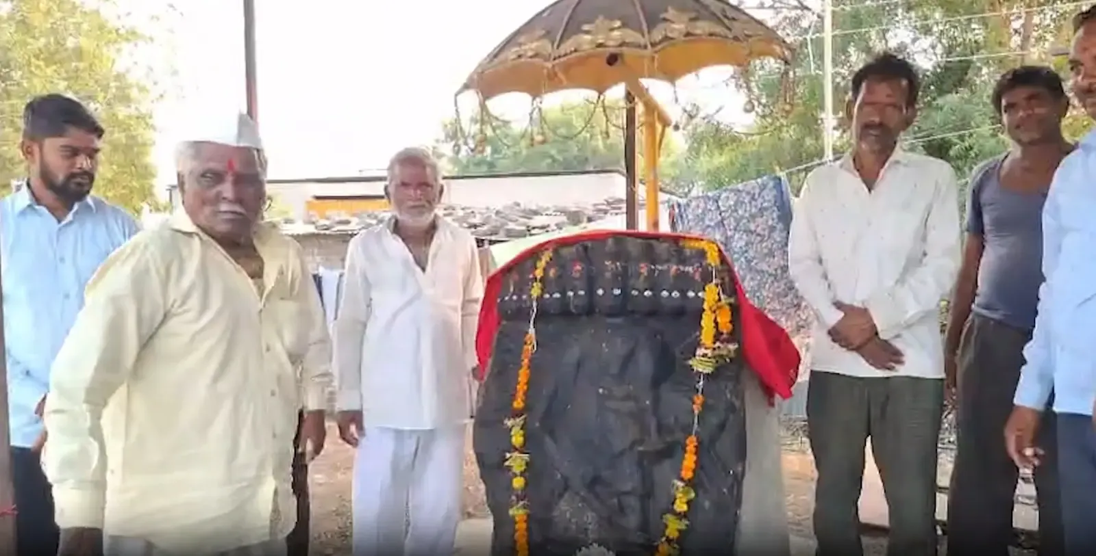 महाराष्ट्र के सांगोला गांव में दशहरे पर रावण की पूजा, सैकड़ों साल पुरानी अनोखी परंपरा
