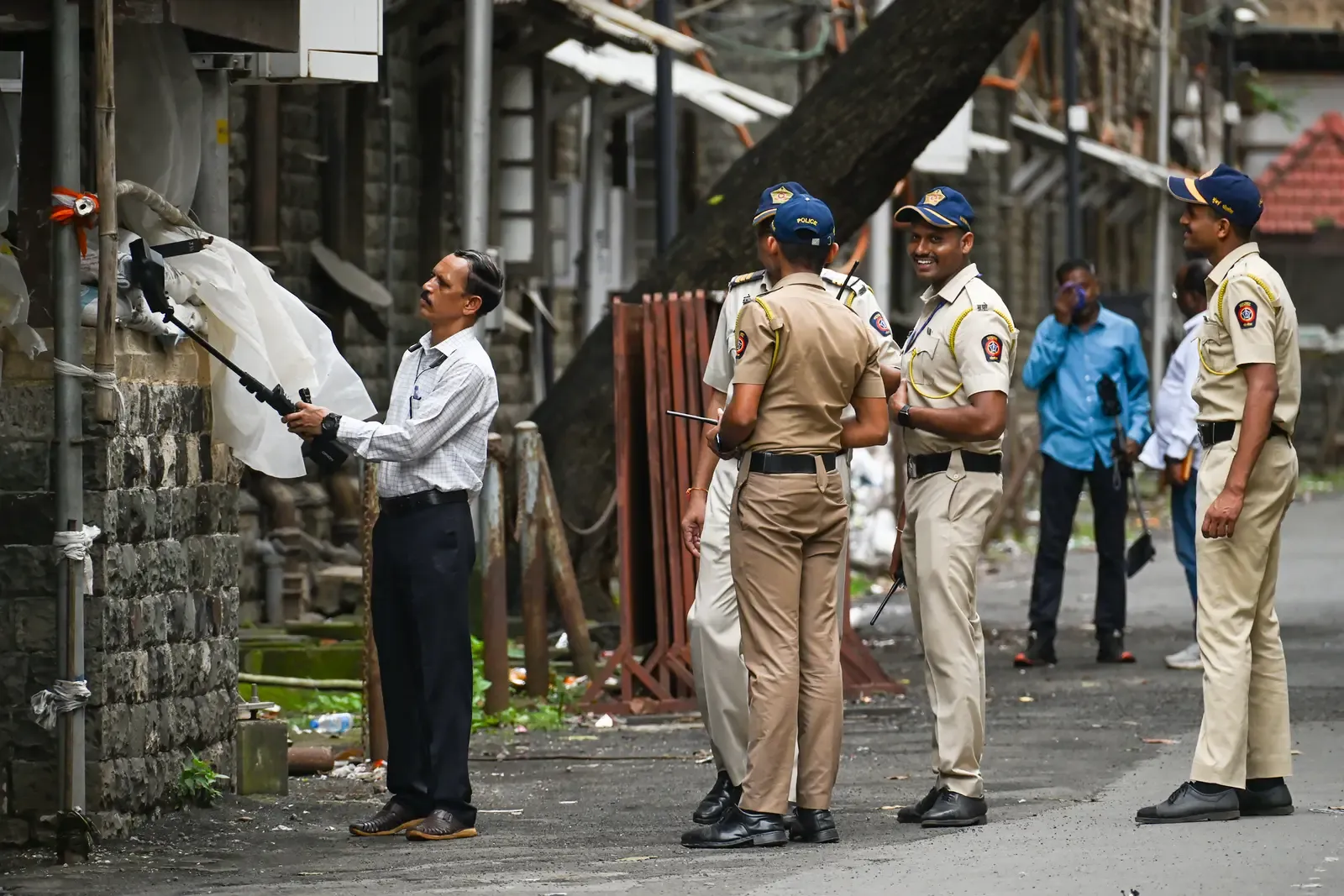 मुंबई मेयर कार्यालय और स्कूलों को बम की धमकी, पुलिस ने तीसरी बार हाई अलर्ट जारी किया