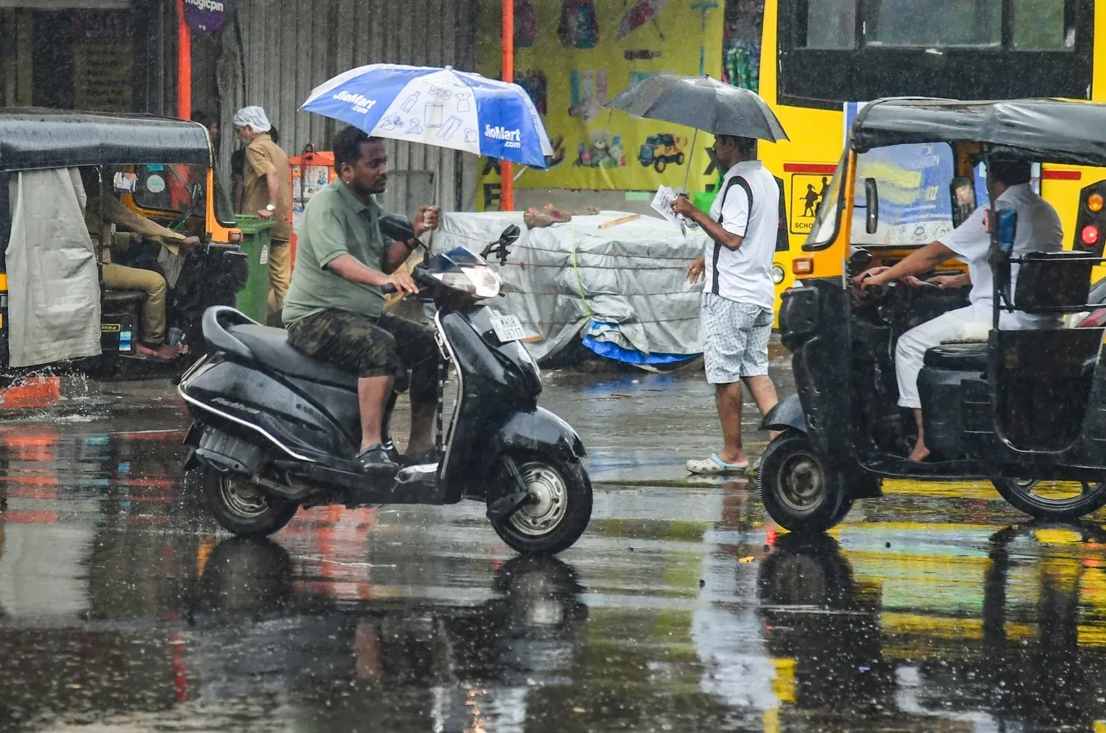 Maharashtra red alert: IMD forecasts heavy rain in Mumbai, Konkan till July 6