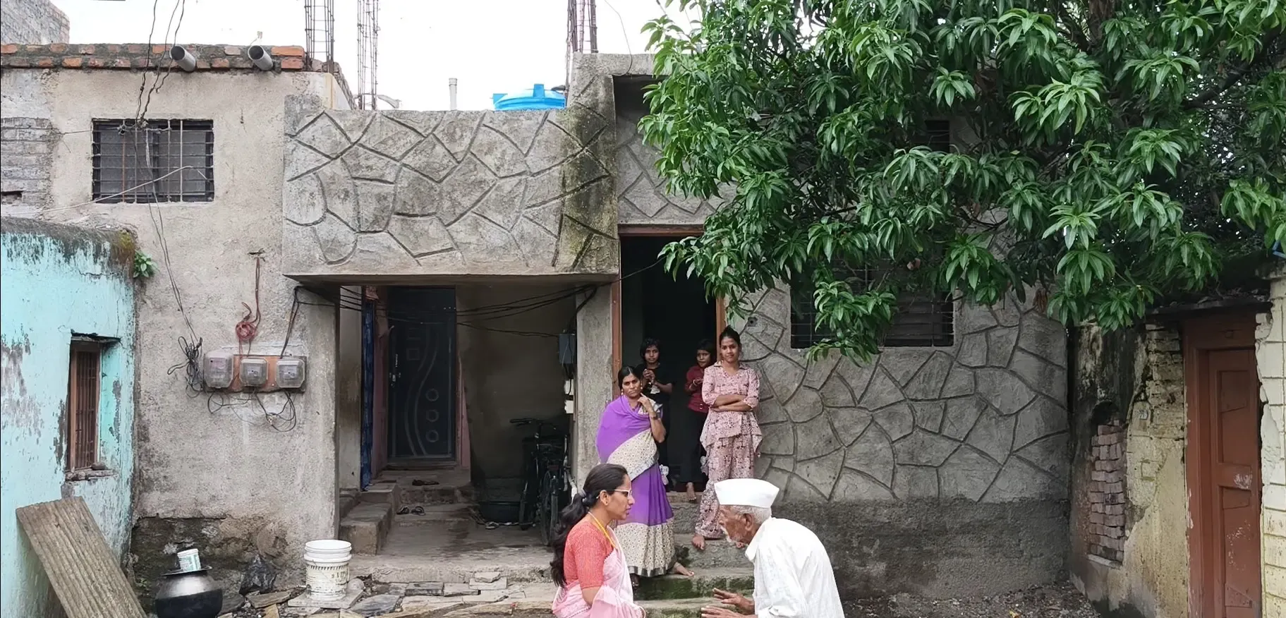 क्या प्रधानमंत्री आवास योजना ने गायत्री का सपना पूरा किया?