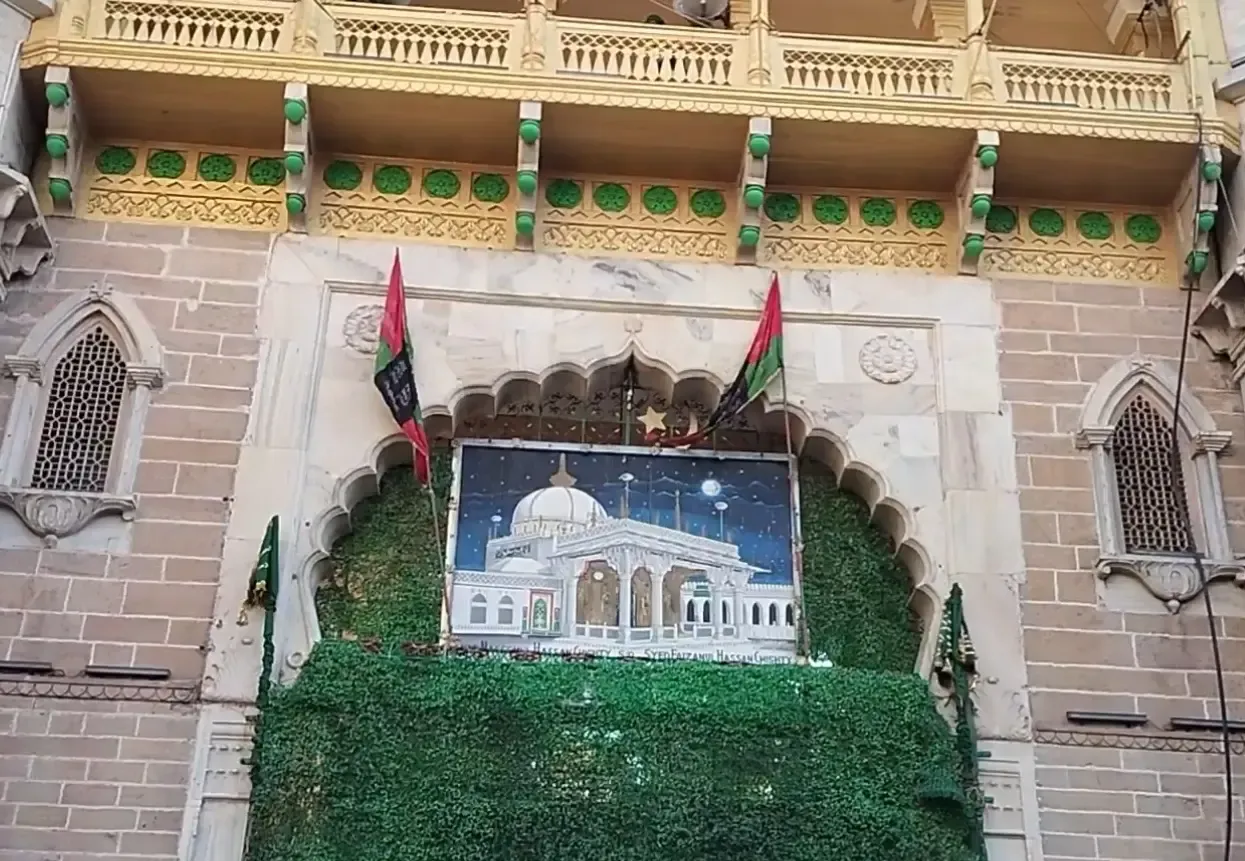 क्या महरौली से पैदल चलकर कलंदरों ने अजमेर में अद्भुत परंपरा निभाई?