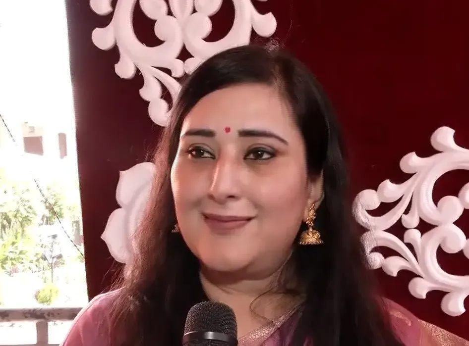 महासप्तमी पर बांसुरी स्वराज पहुंचीं रामकृष्ण मिशन, कन्या पूजन को बेटी सशक्तीकरण से जोड़ा