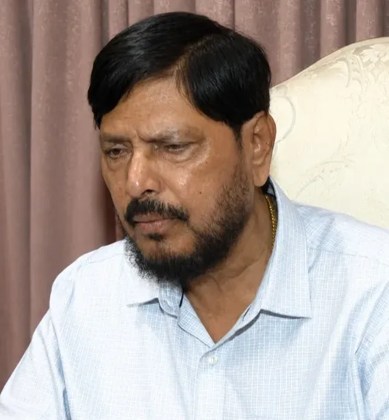 रामदास आठवले का बड़ा सवाल: महायुति में आरपीआई है या नहीं? एमएलसी सीट और प्रतिनिधित्व की माँग