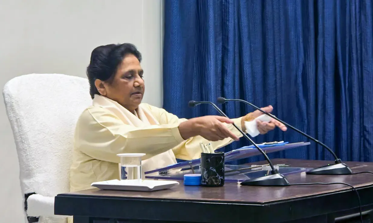 महिला आरक्षण पर मायावती का कांग्रेस और सपा पर तीखा हमला, सत्ता में रहते हुए नहीं दिखी गंभीरता