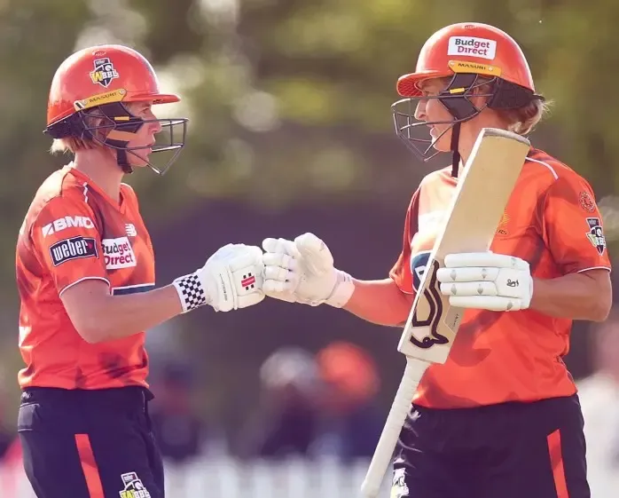 क्या पर्थ स्कॉर्चर्स ने मेलबर्न रेनेगेड्स को 4 विकेट से हराया?