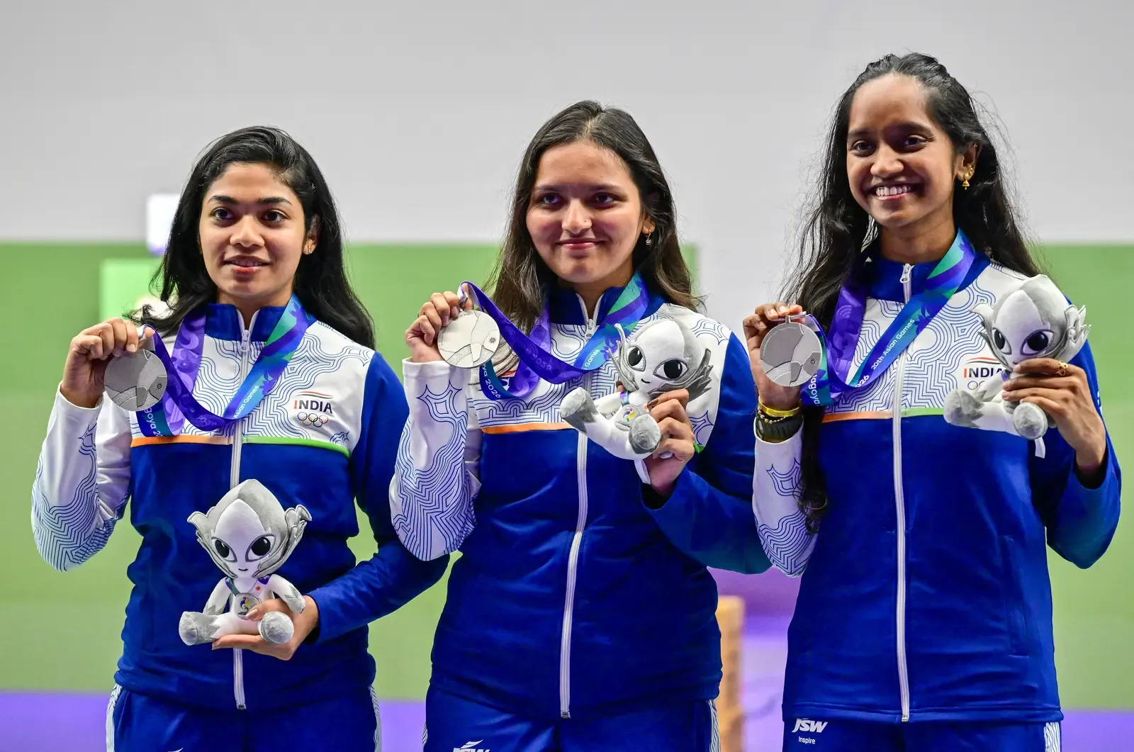 एशियन गेम्स 2026: इलावेनिल वलारिवन ने जीता सिल्वर, भारत के 6 मेडल में 5 शूटिंग से