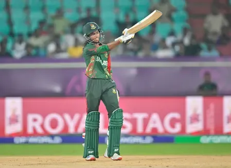 महिला विश्व कप : शर्मिन-शोर्ना के अर्धशतक, साउथ अफ्रीका को जीत के लिए 233 रन का टारगेट