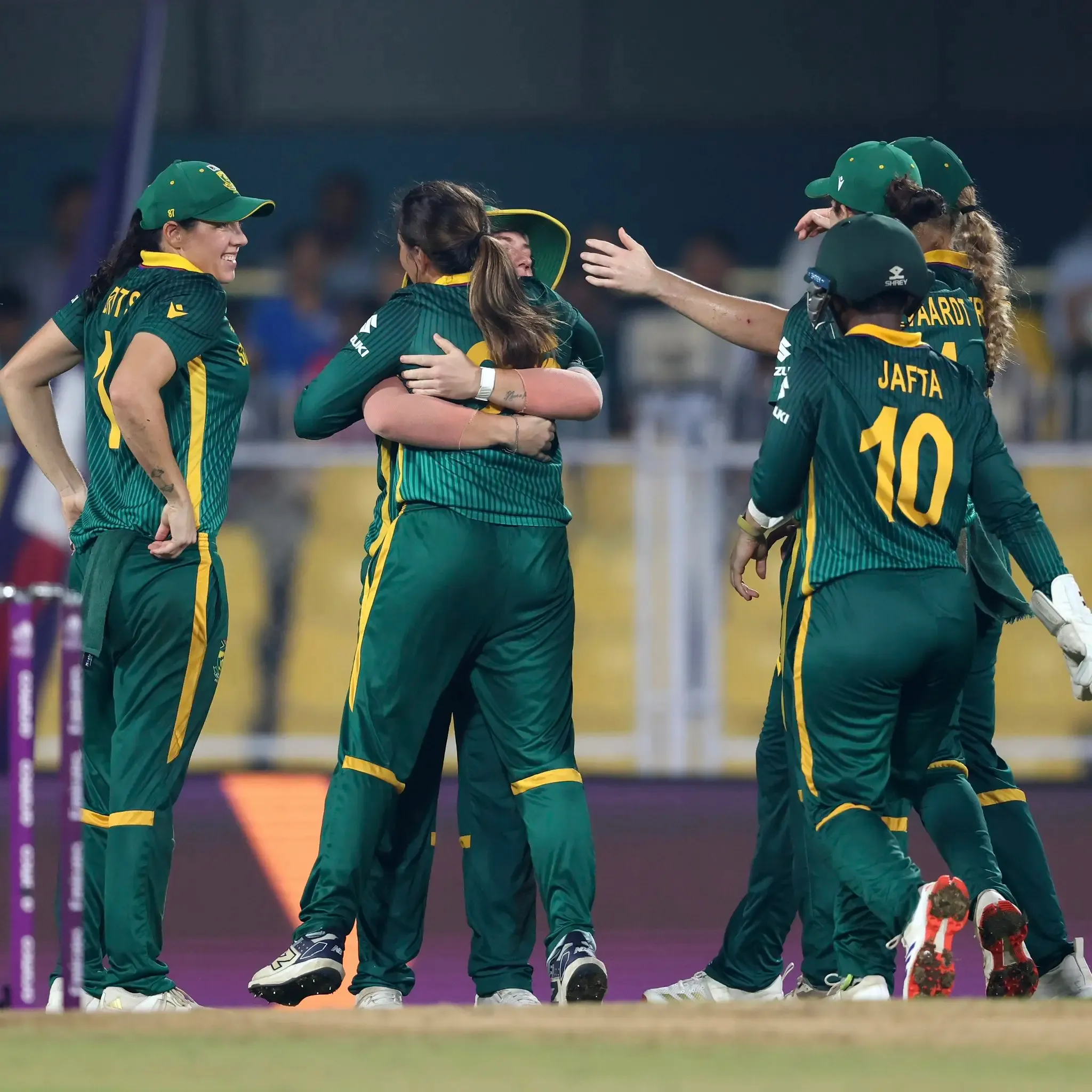 क्या दक्षिण अफ्रीका ने इंग्लैंड को 125 रन से हराकर पहली बार फाइनल में जगह बनाई?