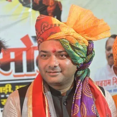 महोबा में सड़क हादसे में बाल-बाल बचे भाजपा विधायक बृजभूषण राजपूत 