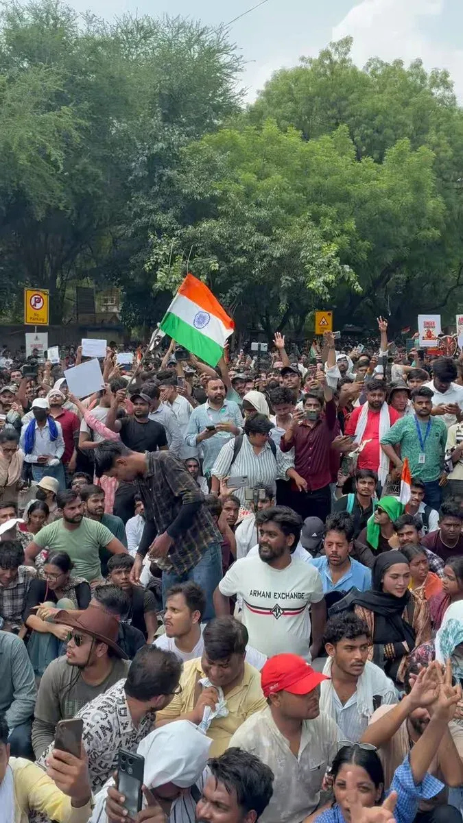 Mahua Moitra backs CJP protest, warns against underestimating activists