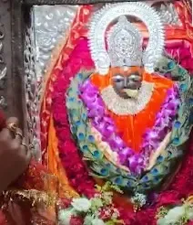 मैहर देवी मंदिर में भक्तों का उमड़ता सैलाब, त्रिकूट पर्वत पर जय माता दी की गूंज