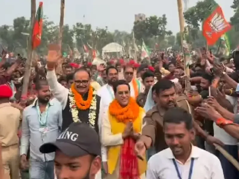 क्या <b>निरहुआ</b> सभी धर्मों का आदर करते हैं पर <b>हिंदुओं</b> का अपमान नहीं सहन करेंगे?