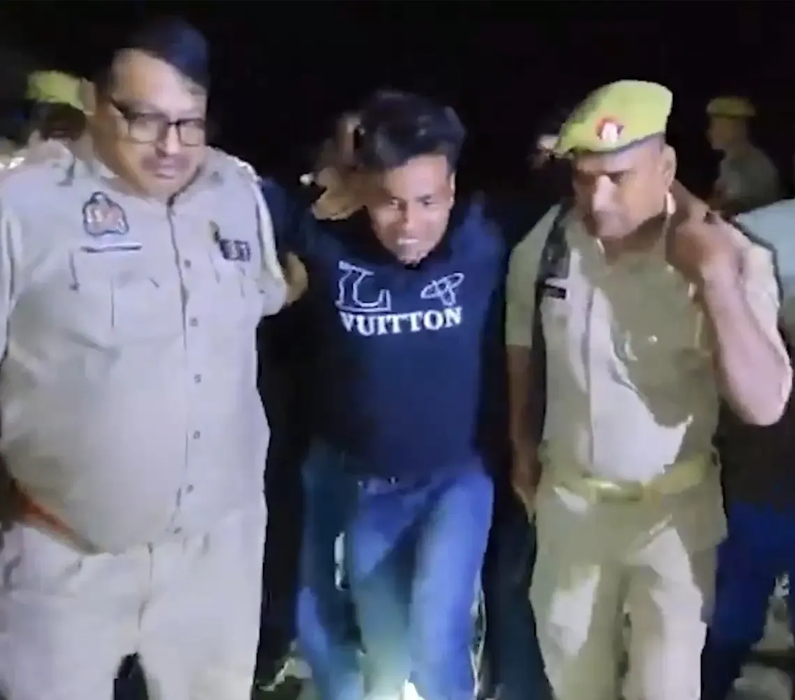 मैनपुरी में पुलिस मुठभेड़ के बाद चेन स्नेचर अबरार गिरफ्तार, पैर में लगी गोली