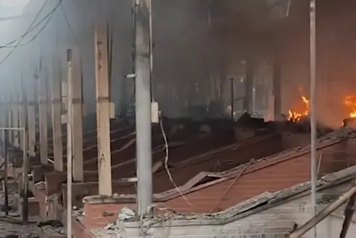 Devastating Fire Destroys 50 Shops at Dastkar Nature Bazaar in Delhi, No Casualties Reported