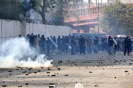Karachi's Major Roads Closed for Fourth Day Amid Protests Following Khamenei's Assassination
