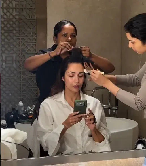 Malaika Arora recreates 'Chaiyya Chaiyya' magic 26 years on