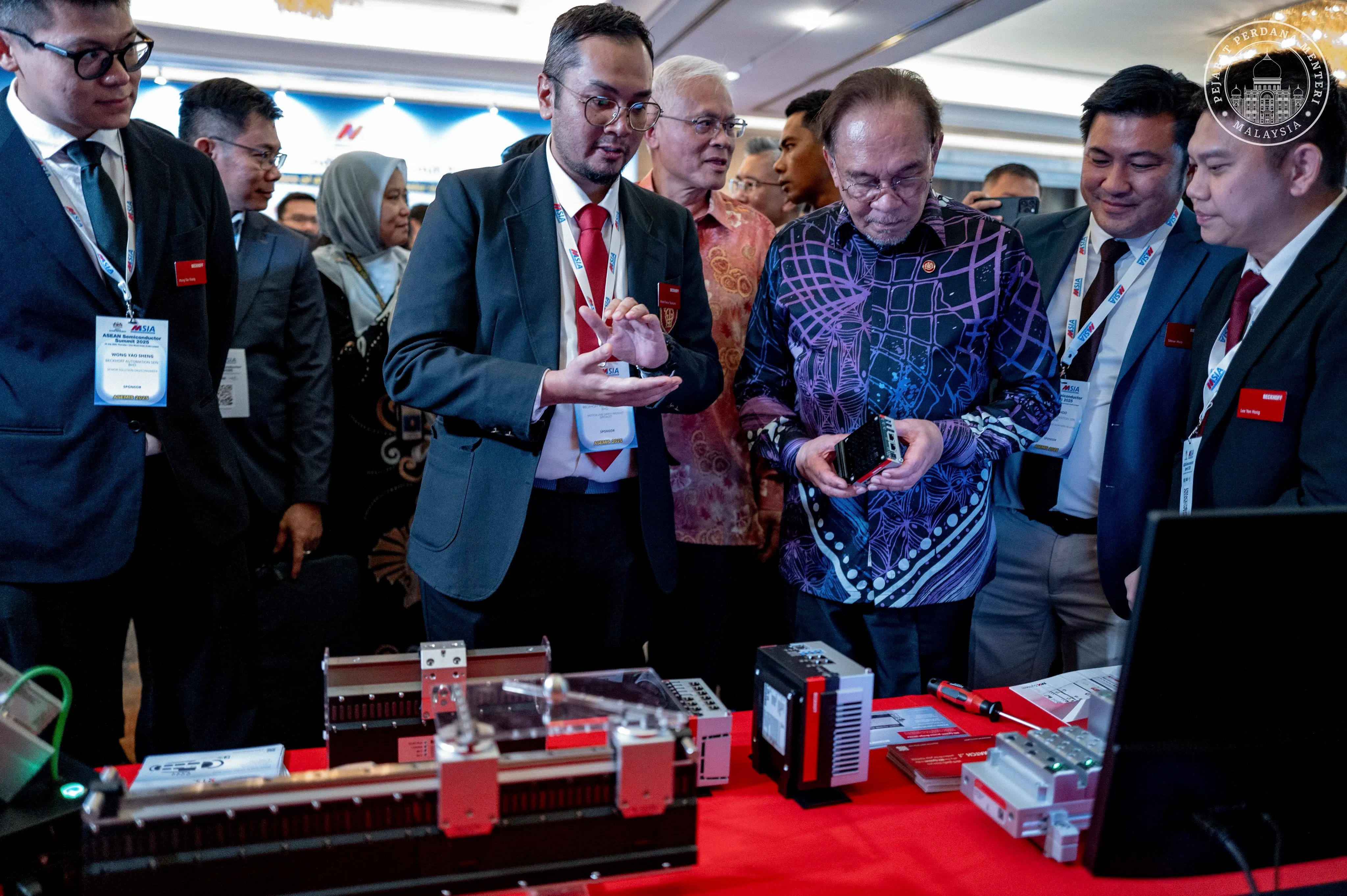 How is Malaysian PM Strengthening Resilience in Semiconductor Sector?