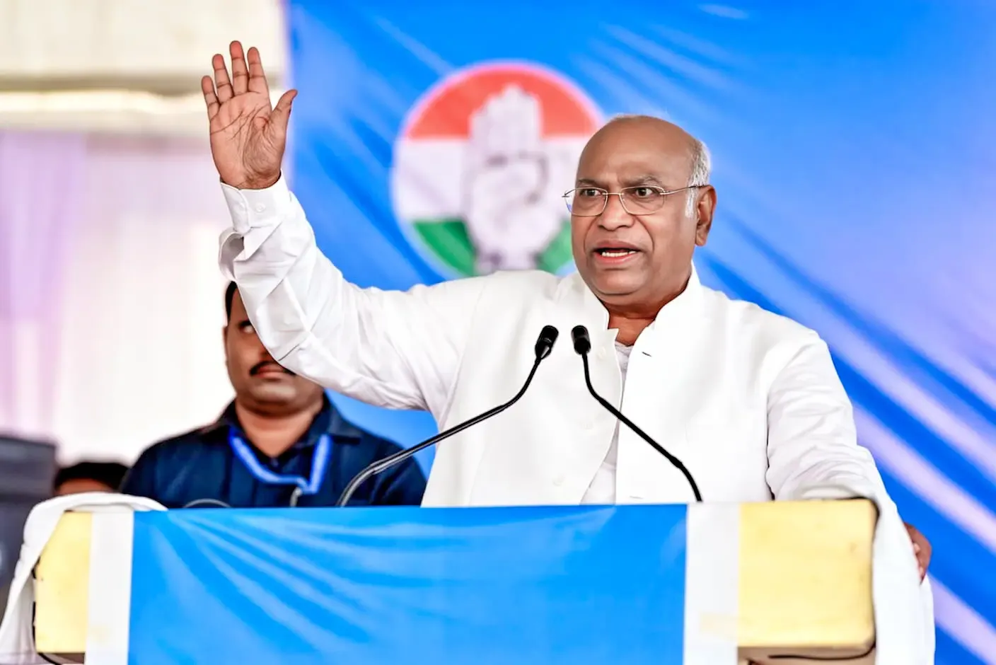 खड़गे की अपील: बंगाल के दूसरे चरण में बिना डर वोट करें, युवाओं से विशेष आग्रह